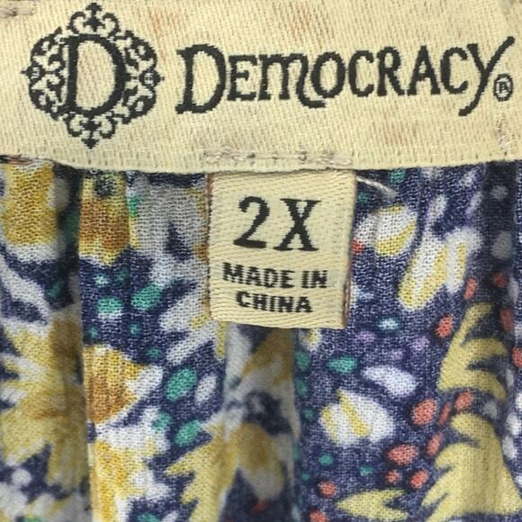 Democracy Multi-Color Cool Summer Floral Top Women's Size 2X - Picture 5 of 15